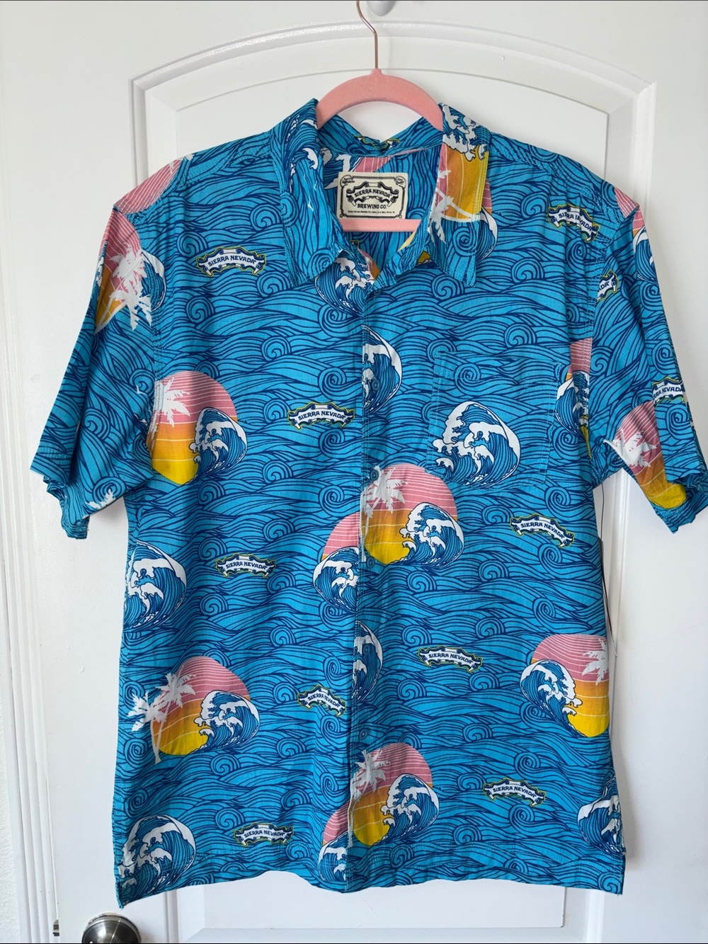 NWT Sierra Nevada brewing Co. tropical Hawaiian button front shirt L